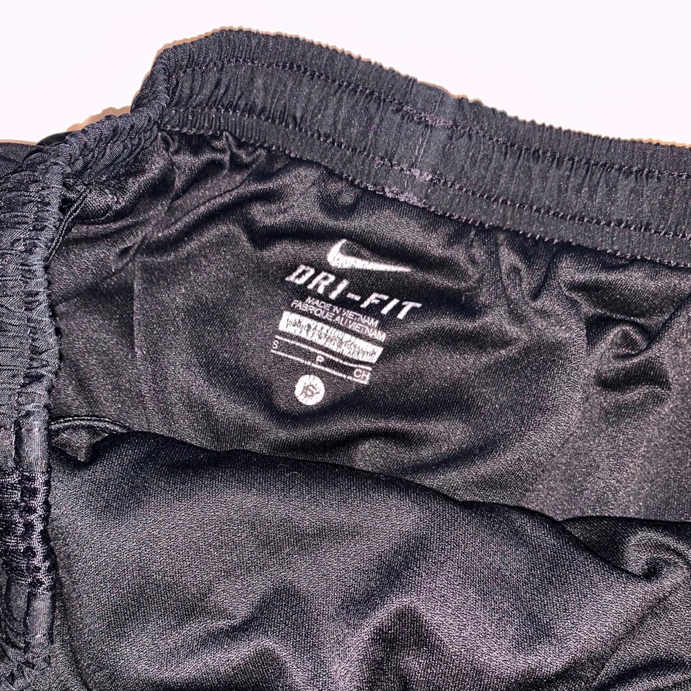 Women’s Nike Dry Fit Shorts - Picture 5 of 5